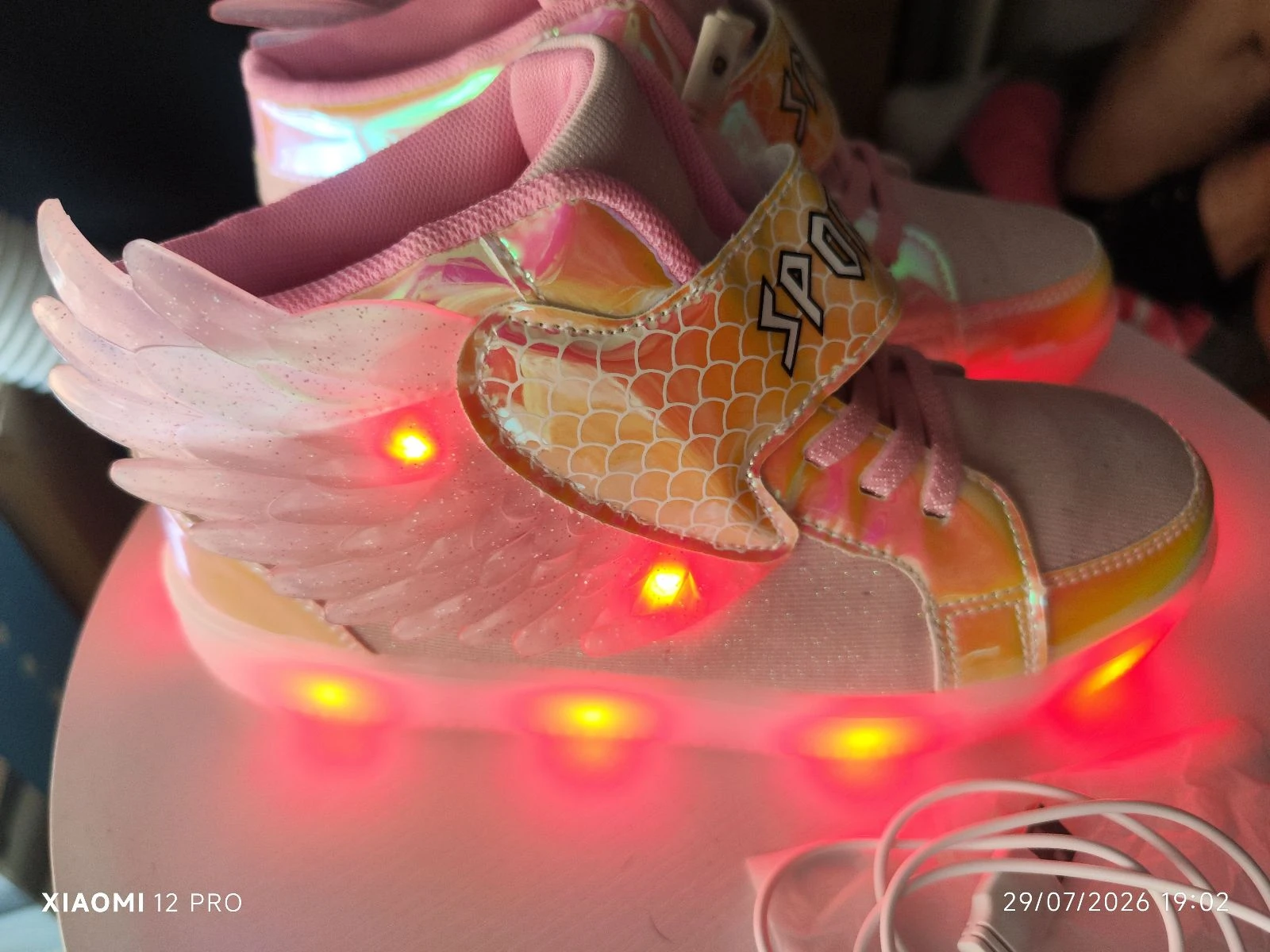 High-top sneakers with LED lights and wings (New) – Size 37 – photo 8